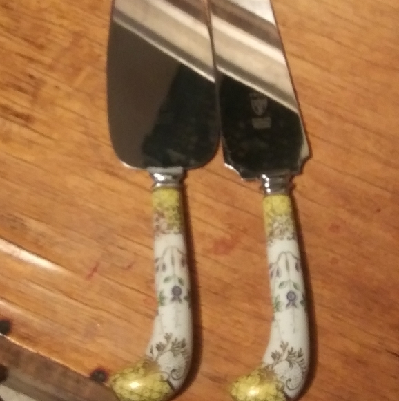 Cake Serving Knives - Picture 7 of 8